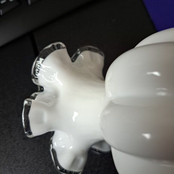 Fenton Silvercrest White Milk Glass Ruffled Melon Vase Elegant Home Decor - Picture 15 of 15